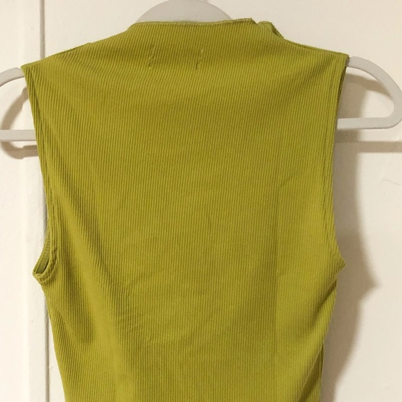 UO Green Ribbed Mock Neck Zip Crop Top - Picture 4 of 4